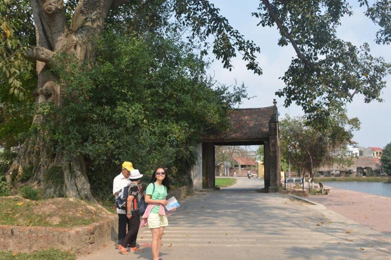 Duong Lam Ancient Village Experiences