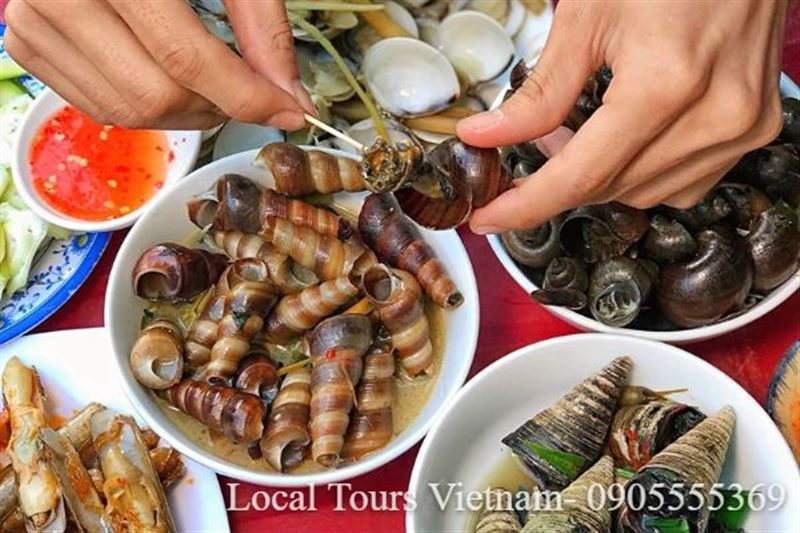 Hanoi Seafood Tasting and Walking Tour