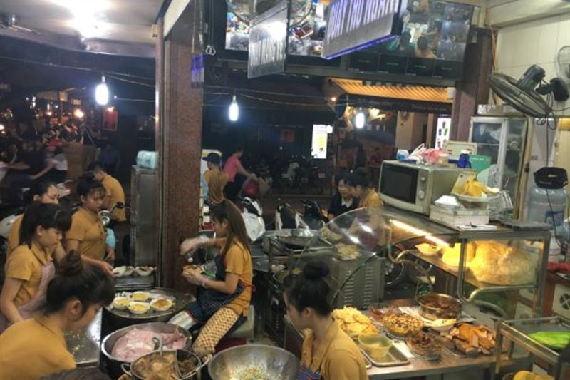 Hanoi Street Food Tour With Locals
