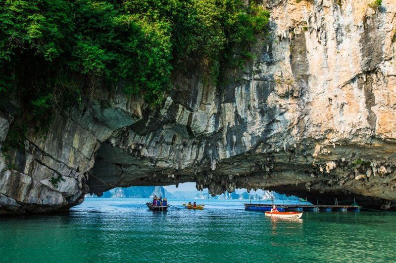 Essential Northern Vietnam Tour - Halong Bay, Trang An, and Hanoi City in 3 Days