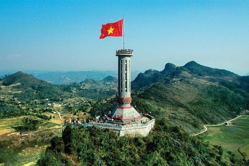 9 - Day Vietnam Package Tour  : HANOI – HA LONG – BA BE LAKE - BAN GIOC FALLS - HA GIANG