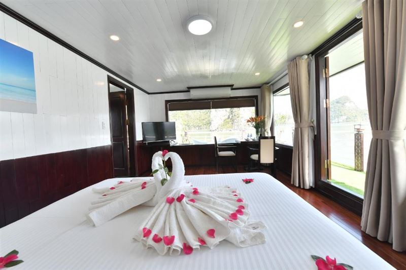 Halong Sapphire Cruise - Luxury Overnight Cruise in Lan Ha Bay & Ha Long Bay
