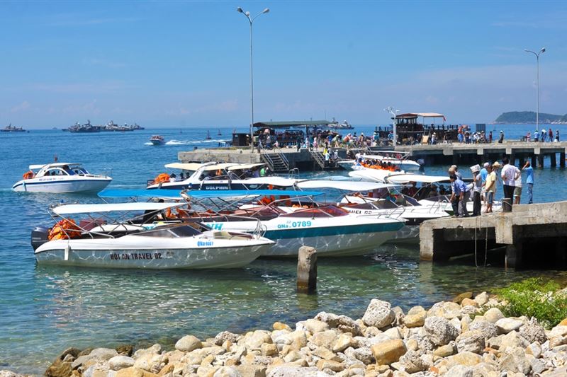 Explore Cham Island – Snorkeling & Island Adventure