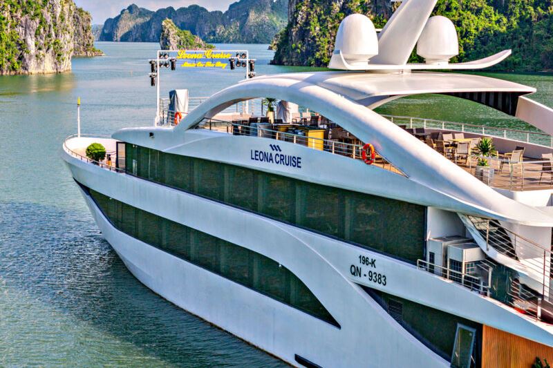 Leona Cruise – 7-Hour Luxury Journey in Halong Bay