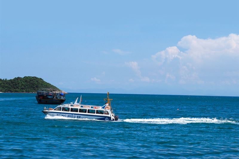 Explore Cham Island – Snorkeling & Island Adventure