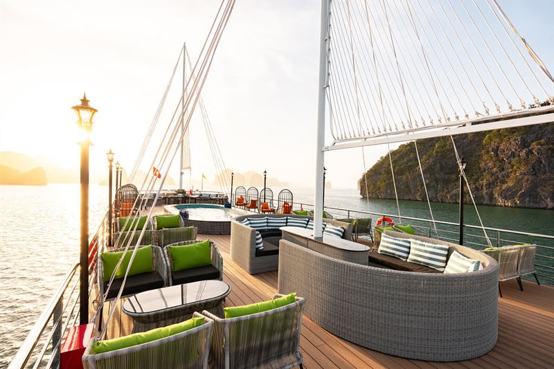 LA CASTA DAILY & PREMIER CRUISES 5 STAR