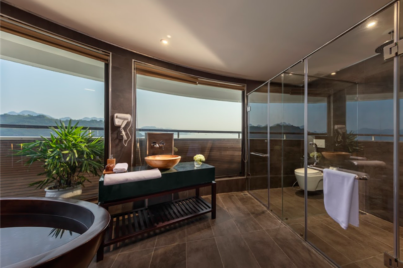 Scarlet Pearl Cruise Halong Bay – 2 Days 1 Night Overnight Cruise