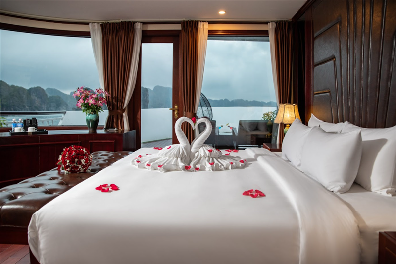 Dora Cruise - Luxury 5 Star Overnight Cruise in Lan Ha Bay & Ha Long Bay