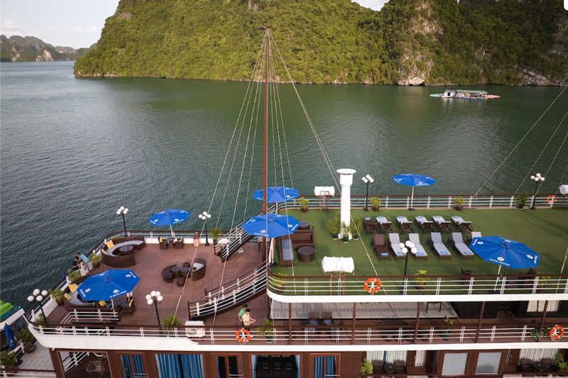 Le Journey Cruise Ha Long Bay – Overnight Luxury Experience