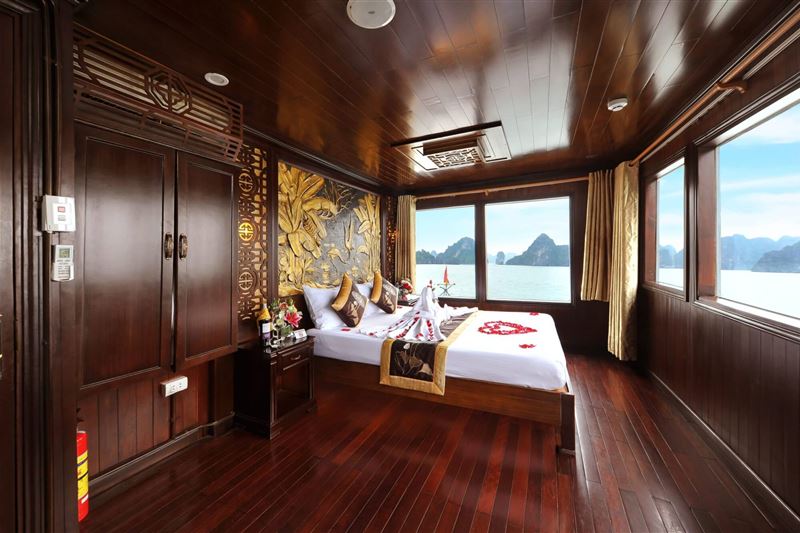 Renea Cruise - Boutique Overnight Cruise in Bai Tu Long Bay (2D1N)