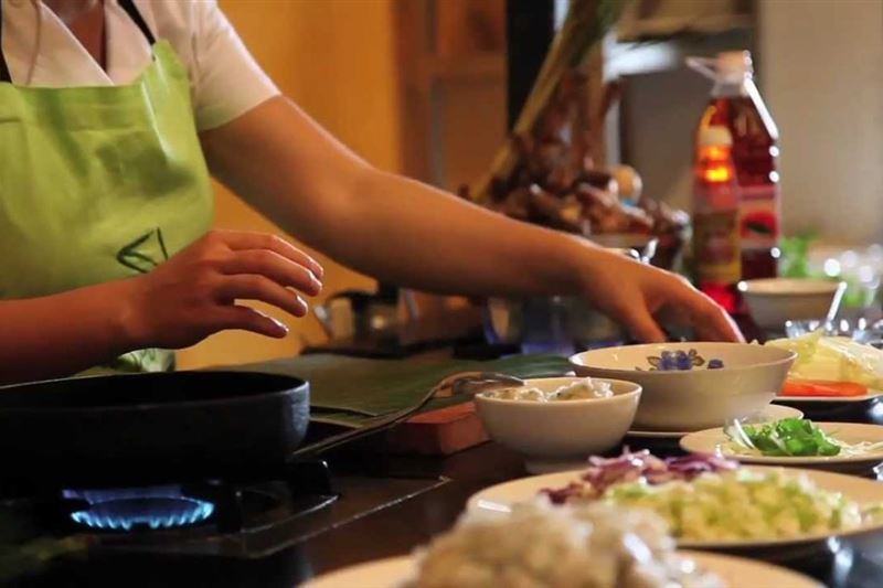 Hanoi Street Food Tour With Locals