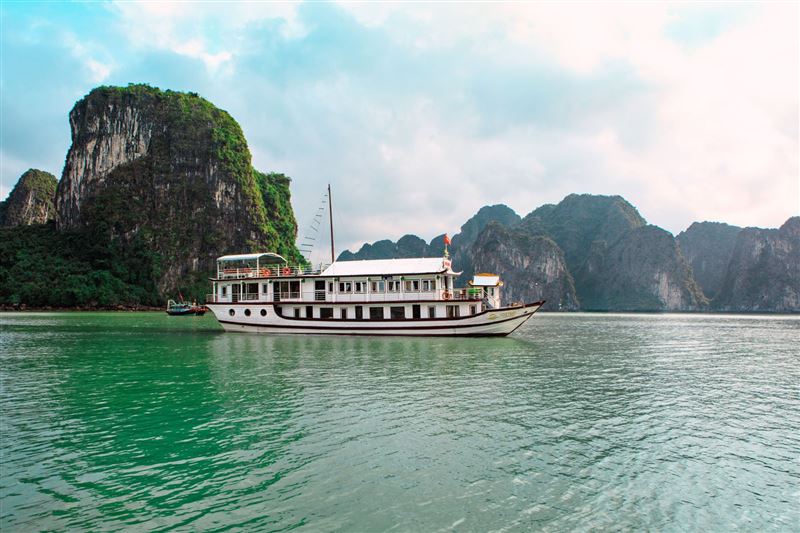 Halong Bay 2 Days with Cozy Bay Classic Cruise