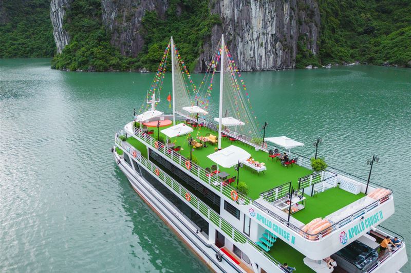 Deluxe Halong Bay Day Trip from Hanoi via Fast Expressway