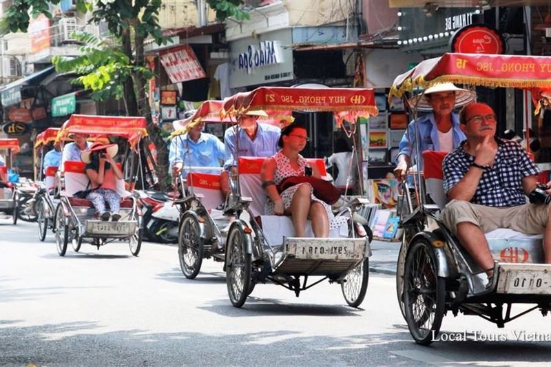 SPECIAL PACKAGE TOUR + CYCLO + FOOD TOUR + TRAIN STREET