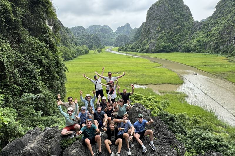 Mind-Blowing Northern Vietnam Trip to Hanoi – Sapa – Ninh Binh – Halong Bay