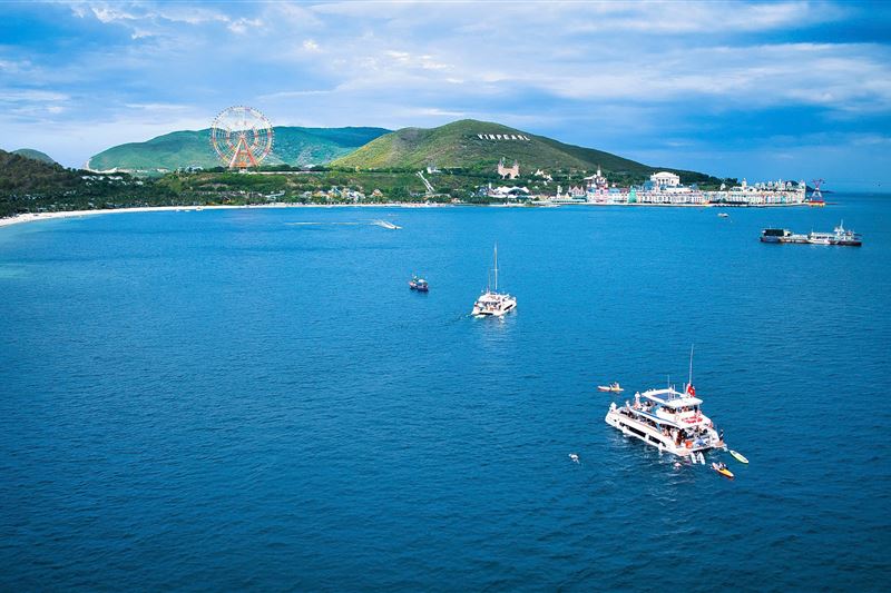 SUNSET CHILLING YACHT TOUR – NHA TRANG SUNSET CRUISE