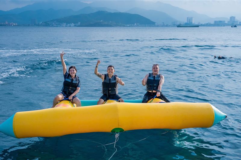 SUNSET CHILLING YACHT TOUR – NHA TRANG SUNSET CRUISE
